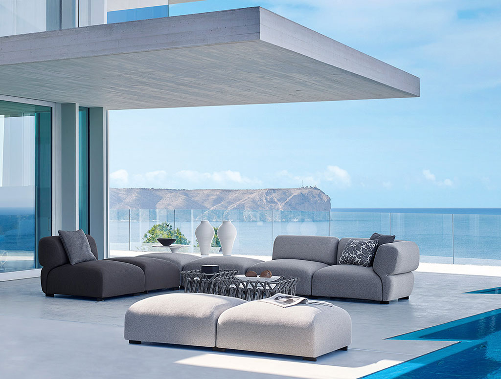 B&B Italia Outdoor Sofa Butterfly B&B Italia Outdoor Sofa Butterfly