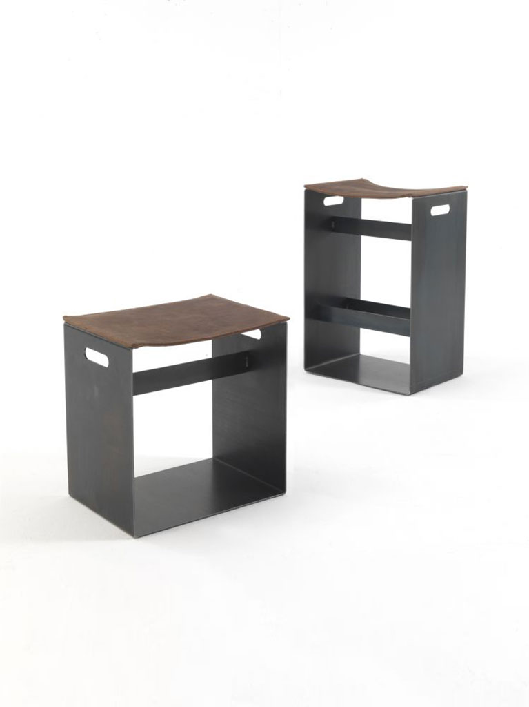 Riva 1920 Hocker Barney