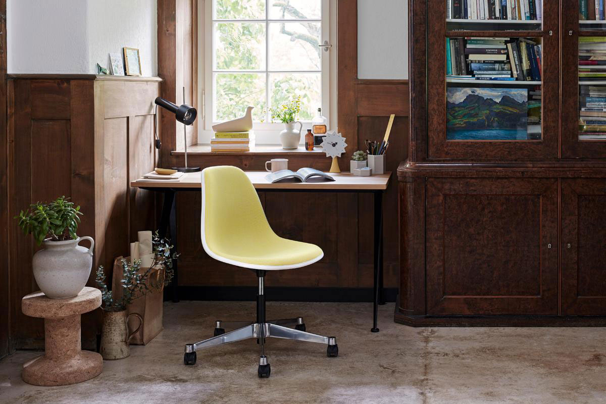 Vitra Eames Plastic Side Chair PSCC