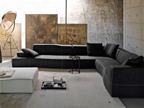 Bend-Sofa von B&B Italia ist ein modulares Sofa. Sein Name unterstreicht die charakteristischen, geschwungenen Linien.
Sofa Bend