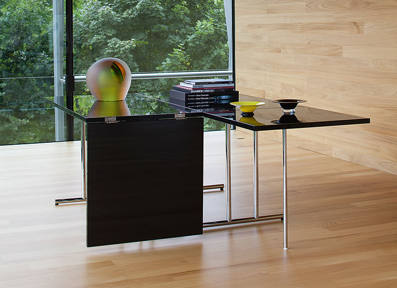 ClassiCon Tisch Lou Perou. Credit: Manufacturer: ClassiCon, Photo: Elias Hassos