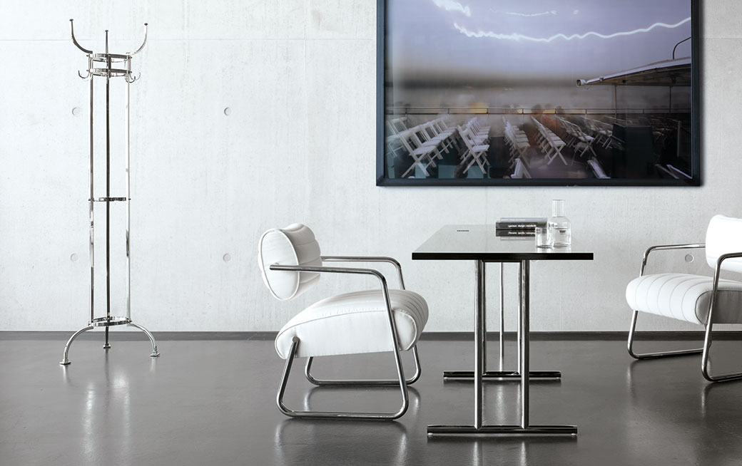 ClassiCon Sessel Bonaparte.  Credit: Manufacturer: ClassiCon, Photo: Thomas Popinger