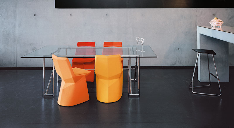 ClassiCon Tisch Double X. Credit: Manufacturer: ClassiCon, Photo: Florian Holzherr