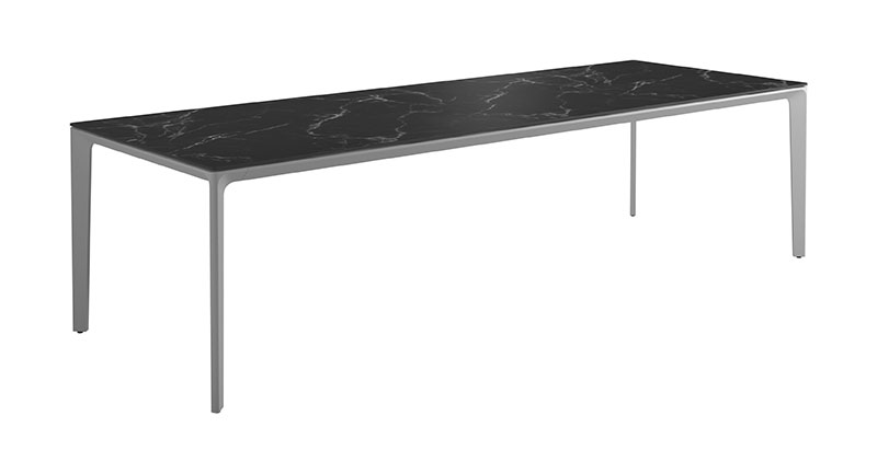 Gloster Carver Tisch