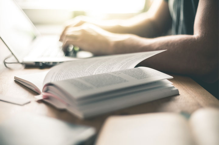 Sie haben ein bestimmtes Designerstück / Möbel im Sinn, wir recherchieren für Sie.