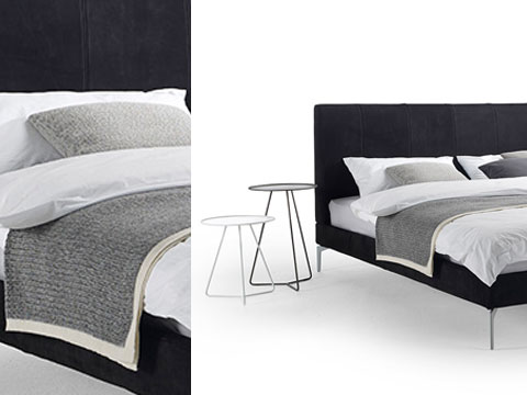 Das Fold Bett besticht durch klare Konturen und schöne Verarbeitungsdetails wie die senkrechten Nahtbilder, die dem aufgesetzten Kopfteil eine sinnliche Struktur verleihen.