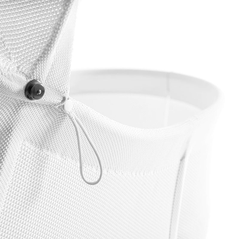 Der Verbindungsknopf für die Kapuze wird auch im Luxusyachtbau verwendet.