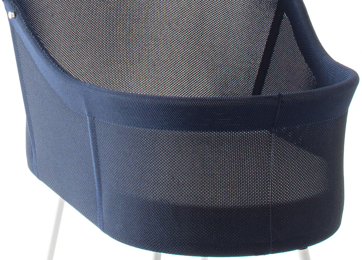 Das wechselbare Gestrick macht die Wiege einfach optisch veränderbar.