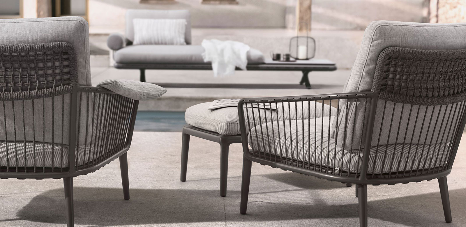 Rolf Benz YOKO. At home - outside. Rolf Benz YOKO. At home - outside.