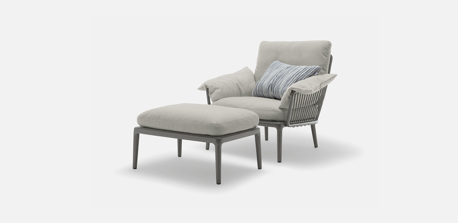 Rolf Benz YOKO. At home - outside. Rolf Benz YOKO. At home - outside.