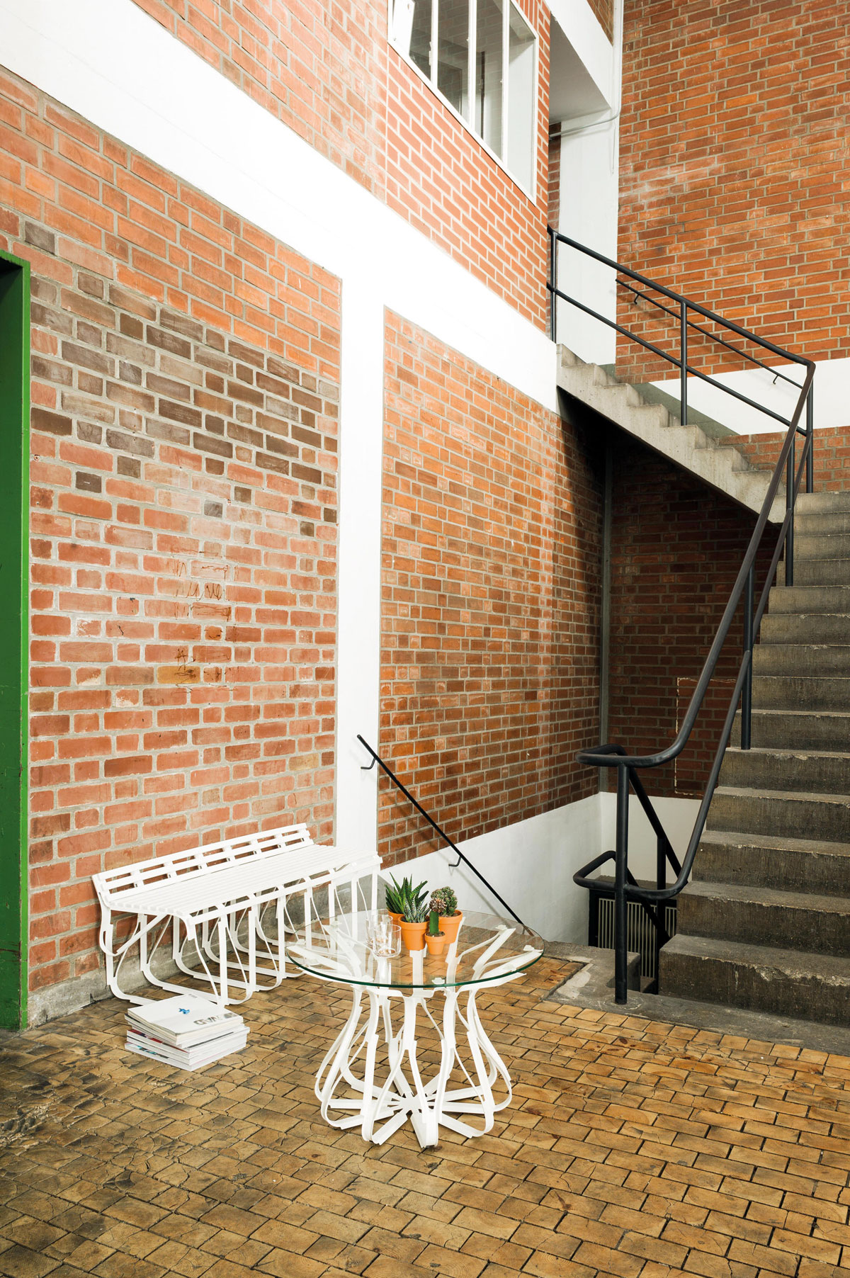 Schönbuch Bank UPON Schönbuch Bank UPON