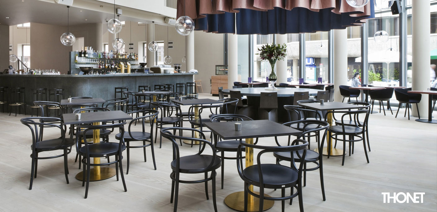 Thonet 209 Bugholzarmlehnenstuhl