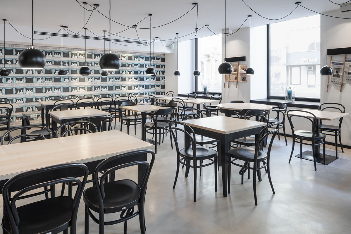 Thonet 233 Bugholzarmlehnenstuhl Thonet 233 Bugholzarmlehnenstuhl