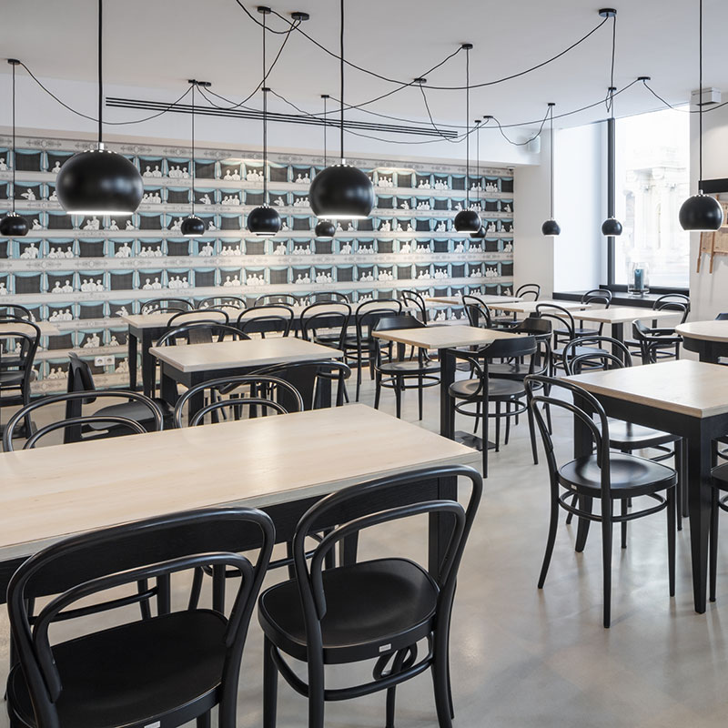 Thonet 233 Bugholzarmlehnenstuhl Thonet 233 Bugholzarmlehnenstuhl