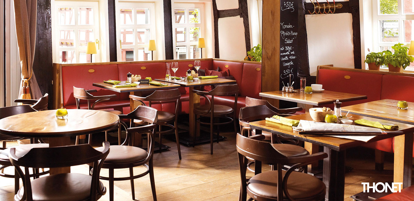 Thonet 233 Bugholzarmlehnenstuhl Thonet 233 Bugholzarmlehnenstuhl