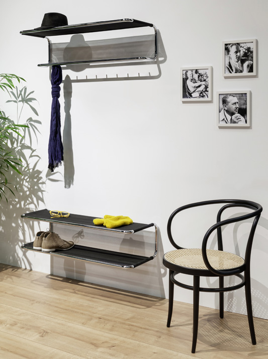 Thonet S 1520 Garderobe und S 1521 Schuhablage