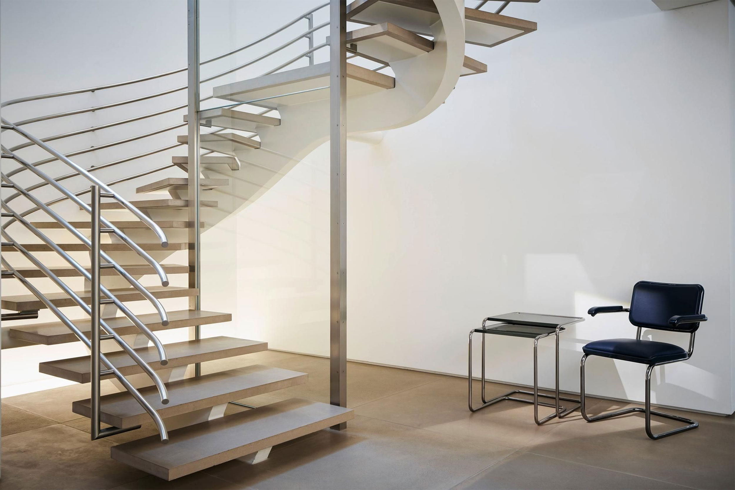 JS THONET Freischwinger – Interpretation von Jil Sander JS THONET Freischwinger – Interpretation von Jil Sander