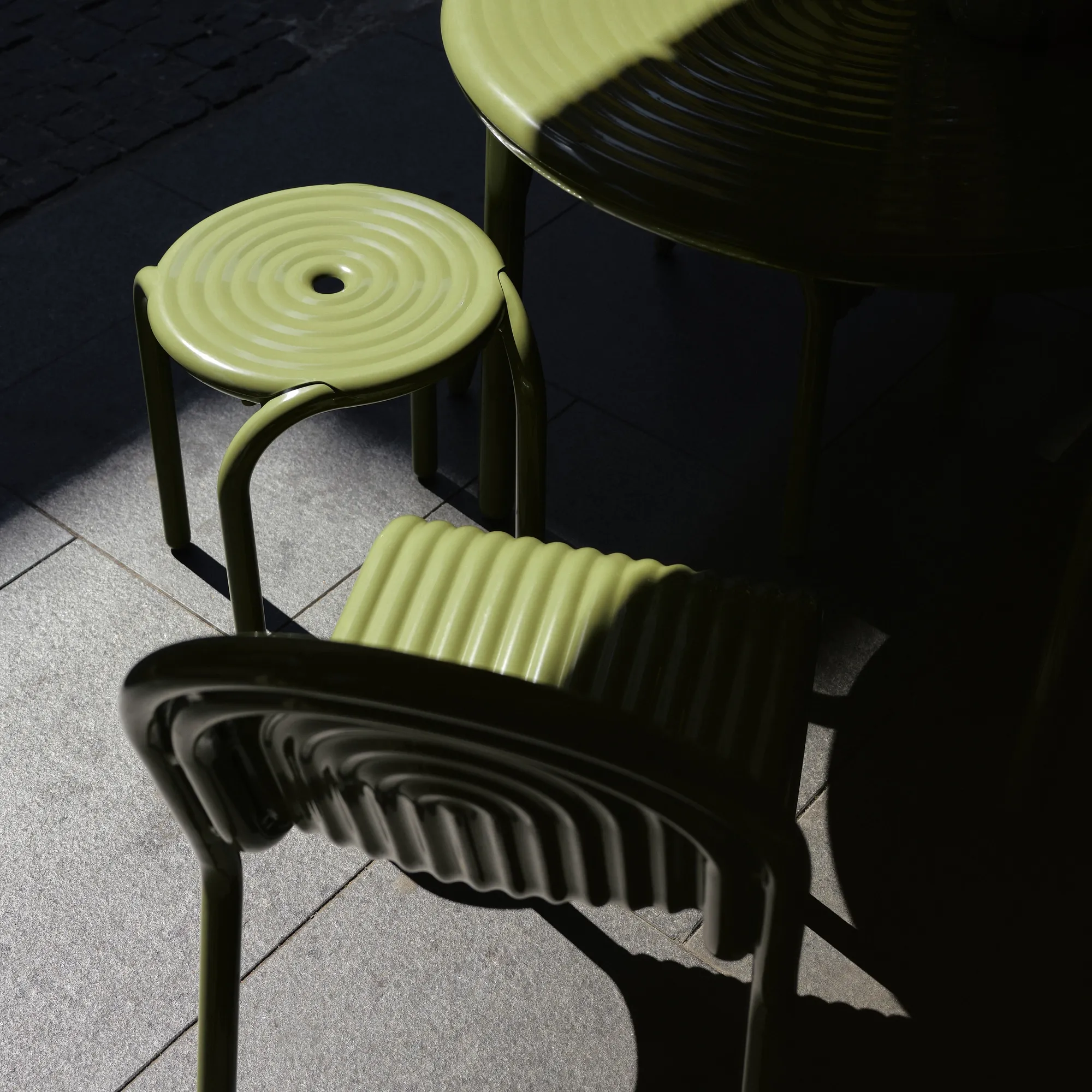 Tom Dixon – GROOVE Outdoor Möbel 