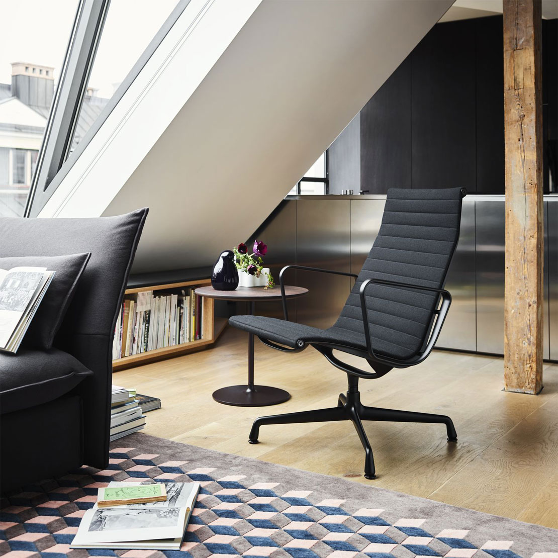 Vitra Aluminium & Soft Pad Group Black Vitra Aluminium & Soft Pad Group Black