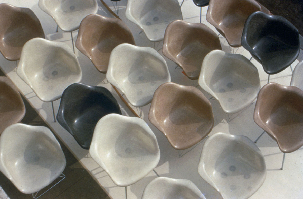 Vitra Eames Fiberglass Chair