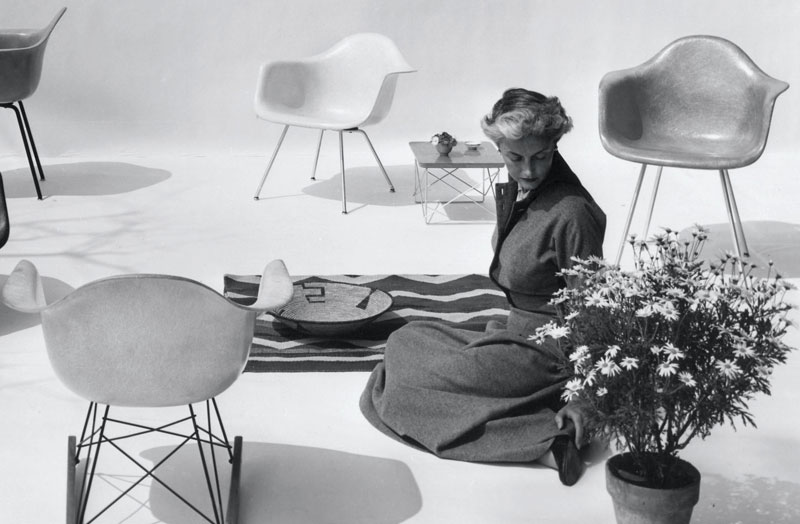 Vitra Eames Fiberglass Chair