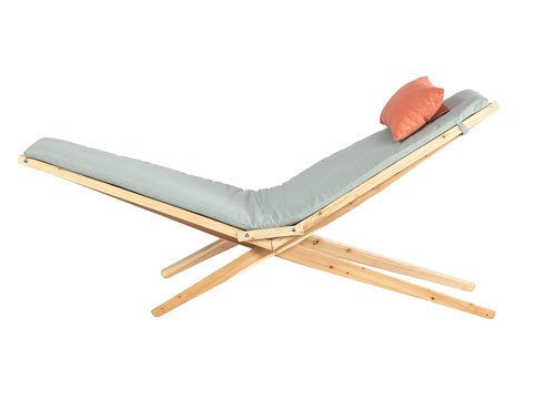 Erleben Sie das entspannte Gefühl einer Hängematte, kombiniert mit der Freiheit, sich überall niederzulassen: Der Woodlounger macht’s möglich ...
 Weltevree Woodlounger