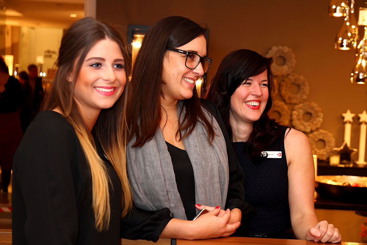 Event mit Treca Interiors Paris und AD Architectural Digest: Bill Mockridge liest Bettgeschichten Event mit Treca Interiors Paris und AD Architectural Digest: Bill Mockridge liest Bettgeschichten